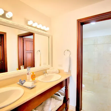 Golden Horizon Villa *